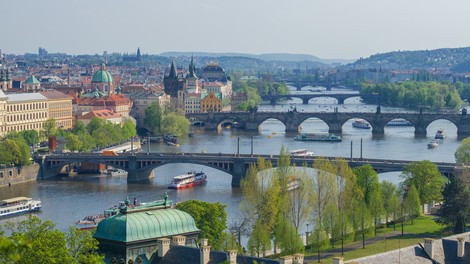 Češka bo 21. junija odprla meje za turiste iz EU
