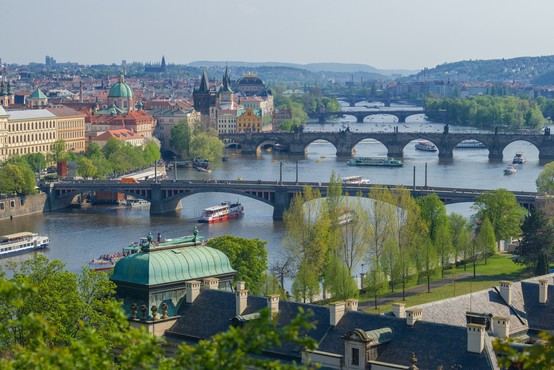 Češka bo 21. junija odprla meje za turiste iz EU