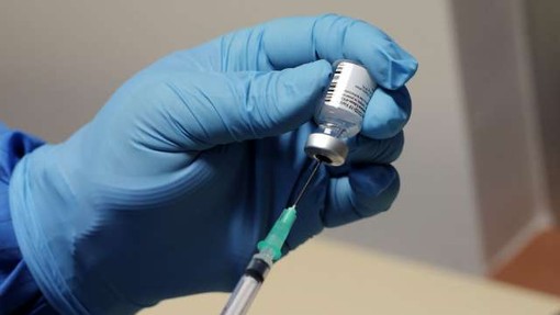 V več cepilnih centrih cepljenje proti covidu-19 brez predhodnega naročanja