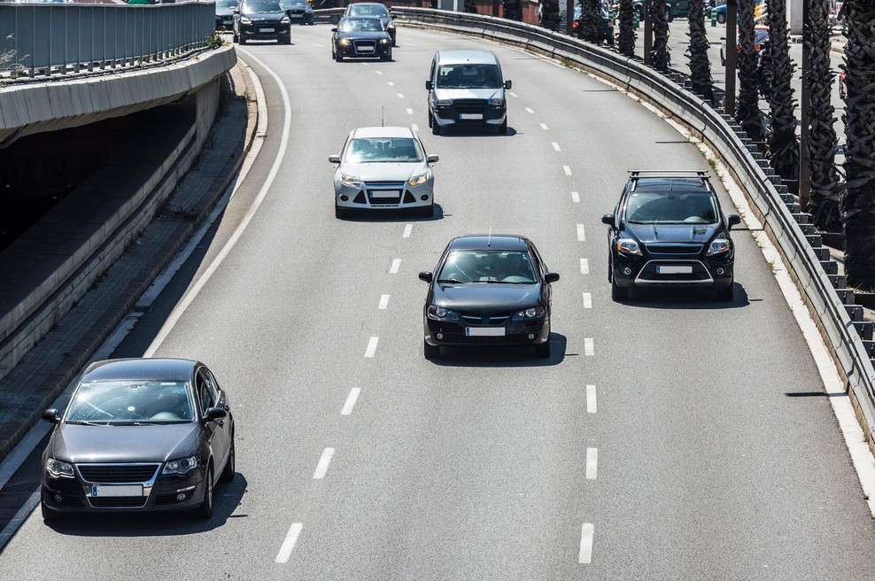 Polovica delovno aktivnih v Sloveniji dela izven občine stalnega prebivališča (foto: profimedia)