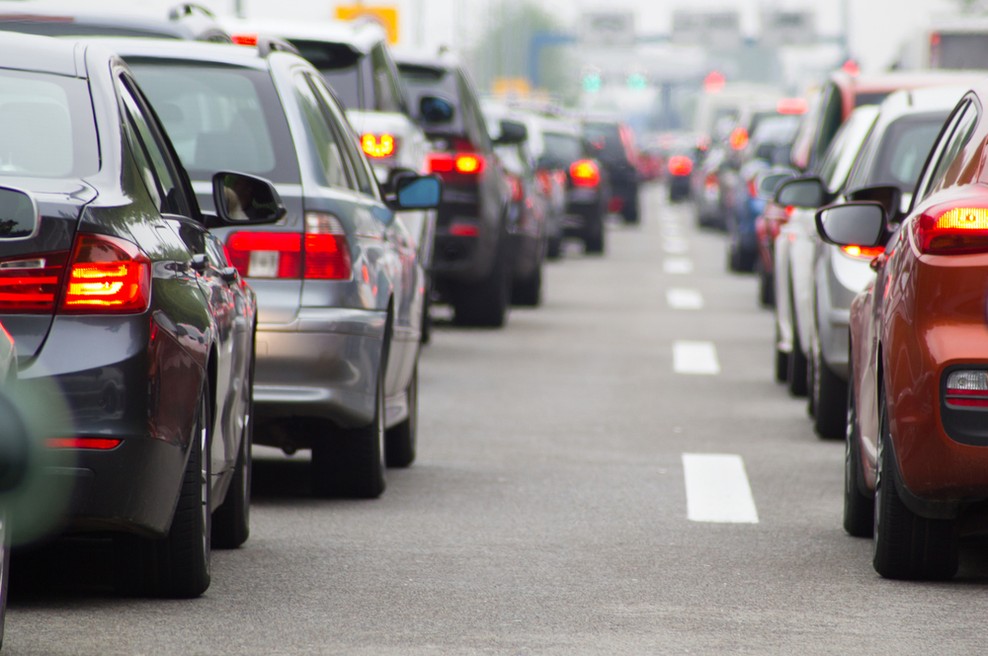 Slovenci imamo radi avtomobile, saj se je v 30 letih število registriranih vozil skoraj podvojilo (foto: Shutterstock)
