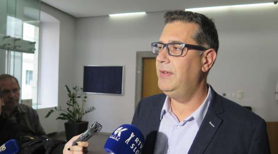 Kopanje v Žusterni po zagotovilih župana varno (foto: Mitja Volčanšek/STA)