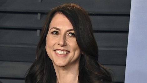 Bivša žena Jeffa Bezosa z novimi milijardnimi donacijami – 5 stvari, ki jih morate vedeti o MacKenzie Scott