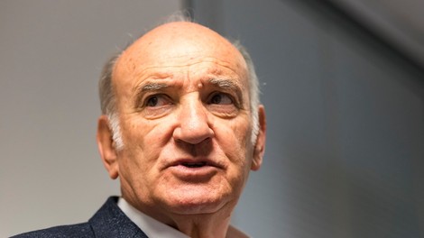 Vodstvo stranke DeSUS je po tretjem volilnem kongresu v letu in pol prevzel Ljubo Jasnič