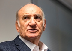 Vodstvo stranke DeSUS je po tretjem volilnem kongresu v letu in pol prevzel Ljubo Jasnič