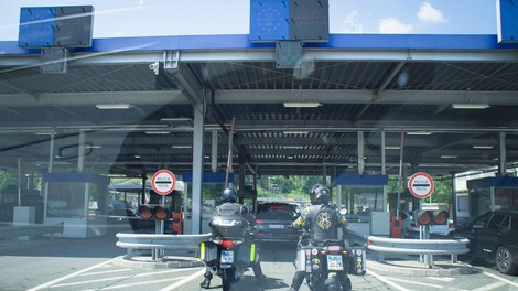 Veljati so začeli novi pogoji za vstop v Slovenijo