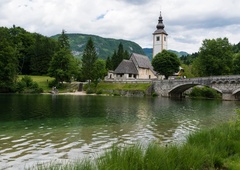 Največja med številnimi slovenskimi jezeri so ledeniškega izvora