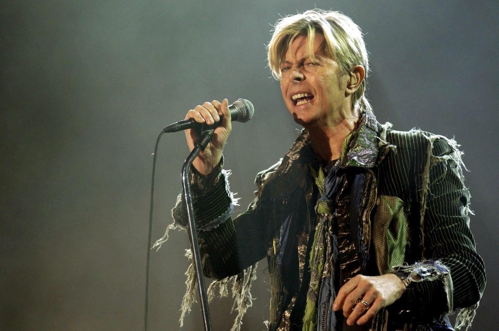Na dražbi eno redkih slikarskih del Davida Bowiea, kupljeno za drobiž v kanadskem zbirnem centru (foto: profimedia)