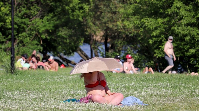 Arso napovedal še nekaj vročih dni in toplotno obremenitev (foto: profimedia)
