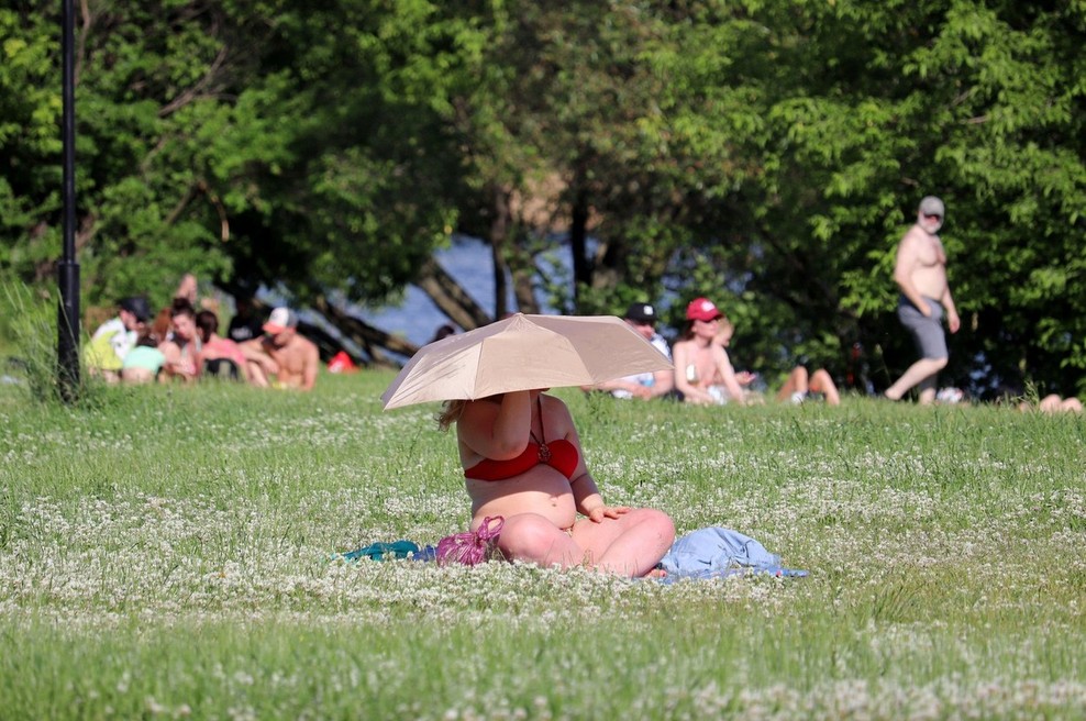 Arso napovedal še nekaj vročih dni in toplotno obremenitev (foto: profimedia)
