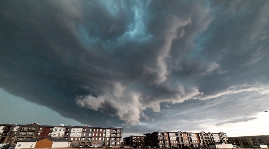 Najmanj pet ljudi izgubilo življenje v močnem neurju na jugu Češke (foto: profimedia)