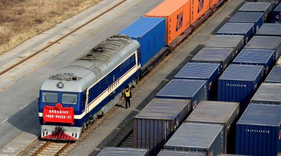 Pošiljke s Kitajske po novem bolj obdavčene (foto: Xinhua/STA)