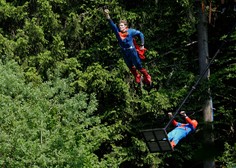 Odštekan gozdni cirkus akrobatov Dunking Devils obiskala tudi Superman in Spiderman