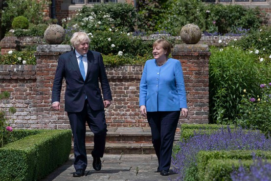 Angela Merkel britanskemu premierju napovedala lažje pogoje za vstop Britancev v Nemčijo