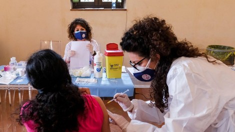 Italijanske medicinske sestre sprožile postopek za odpravo obveznega cepljenja