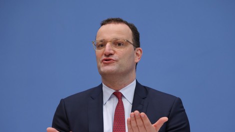 Nemški minister Jens Spahn: Več ko se bo ljudi cepilo poleti, boljša bo jesen