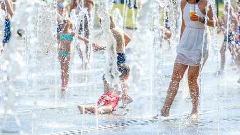 Med sobotnimi testi potrdili 30 okužb, covid-19 ni ugasnil nobenega življenja
