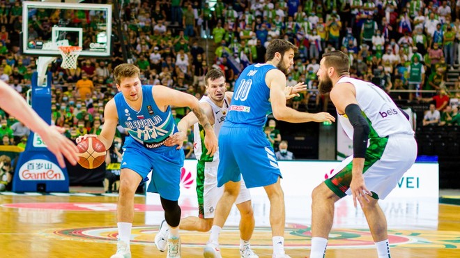 Slovenski košarkarji premagali še Litvo in se prvič uvrstili na olimpijske igre (foto: profimedia)