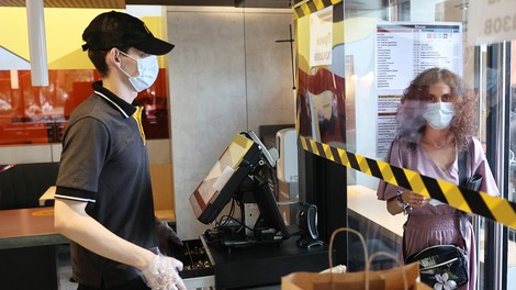 Video: celotna ekipa McDonald's restavracije nepričakovana dala odpoved
