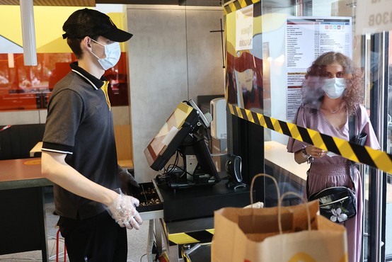 Video: celotna ekipa McDonald's restavracije nepričakovana dala odpoved