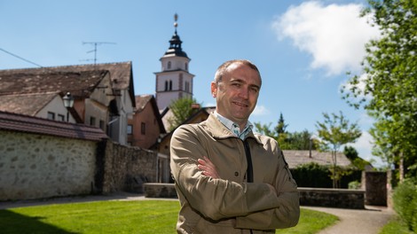 "Ostajamo optimistični, čeprav se hkrati zavedamo, da bo okrevanje turistične panoge dolgotrajno in da ne moremo pričakovati hitrega povratka tujih gostov. Zaenkrat se zdi uspeh, da je mesto spet polno domačinov in da so ponudniki odprli svoja vrata," pove Klemen Malovrh.