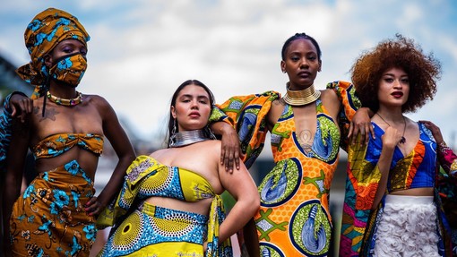 Razstava o afriški modi v londonskem muzeju Viktorije in Alberta želi "dekolonizirati" črno celino