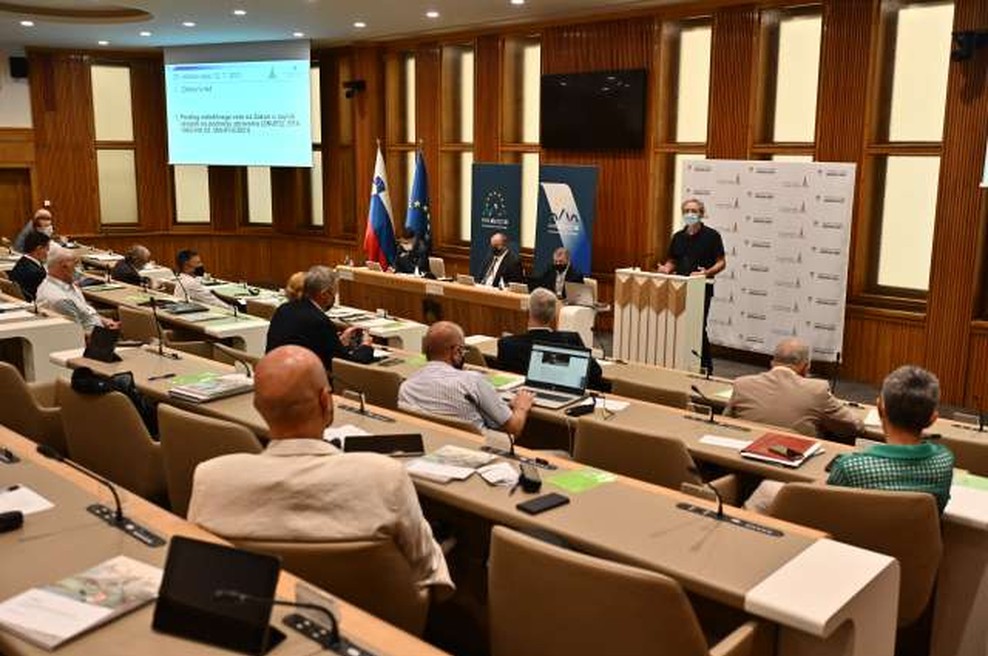 Državni svet izglasoval veto na novelo zakona o nalezljivih boleznih (foto: Tamino Petelinšek/STA)