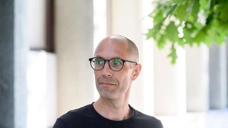 Gašper Kralj: Roman ima moč, da te zvabi tja, kamor si drugače ne upaš