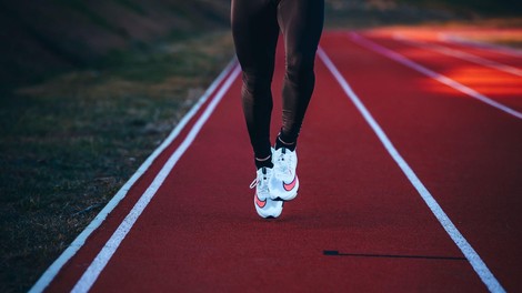 V olimpijski vasi 6 dni pred začetkom iger potrdili prvi primer okužbe s koronavirusom