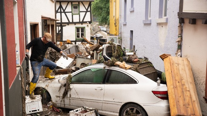 Katastrofalne posledice poplav na severu Evrope terjale najmanj 153 življenj, veliko pogrešanih (foto: profimedia)