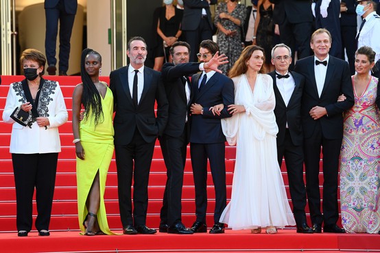 Glavna nagrada filmskega festivala v Cannesu filmu Titan režiserke Julie Ducournau