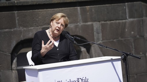 Angela Merkel: Nemščina skorajda nima besed, ki bi opisale razdejanje po poplavah