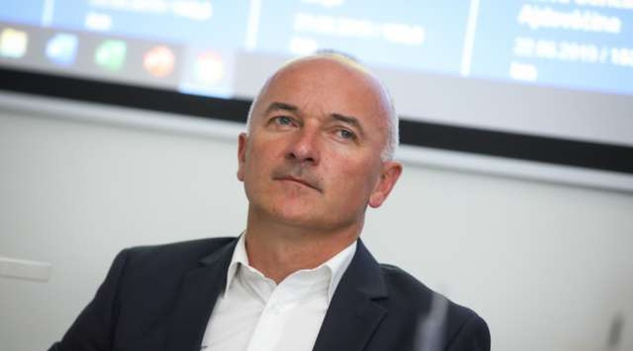 Fink: Če bi bilo vse normalno, bi se Pogačar in Roglič borila za Tour (foto: Anže Malovrh/STA)