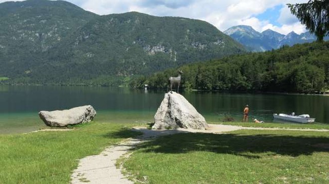 V Sloveniji ima status kopalne vode več kot 40 lokacij (foto: Tinkara Zupan/STA)