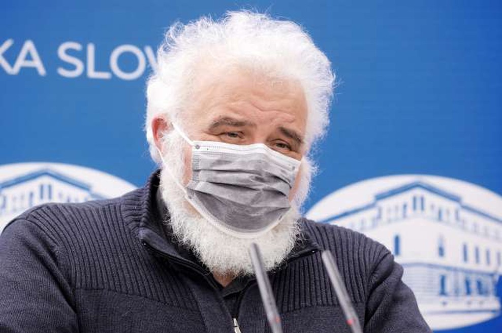 Krek: V ambulantah NIJZ cepljenih 55 odstotkov zaposlenih na inštitutu, nekateri so se cepili tudi drugje (foto: Daniel Novakovič/STA)