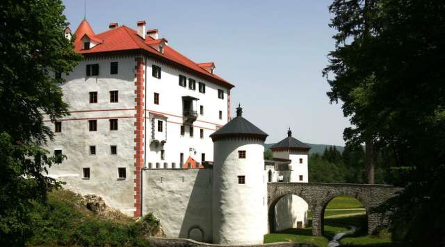 Na gradu Snežnik začetek največjega Plavajočega gradu doslej (foto: Daniel Novaković/STA)