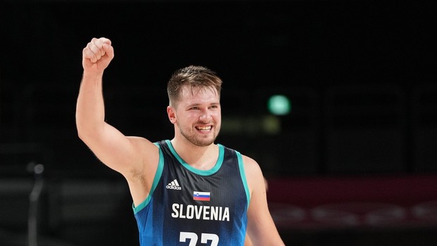 
                            Slovenski košarkarji v zgodovinski prvi tekmi na OI visoko premagali svetovne podprvake (foto: profimedia)