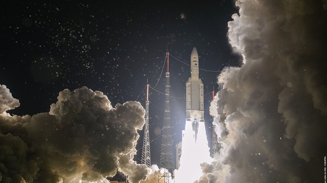 Raketa Ariane 5 ponesla v vesolje napredni telekomunikacijski satelit (foto: profimedia)