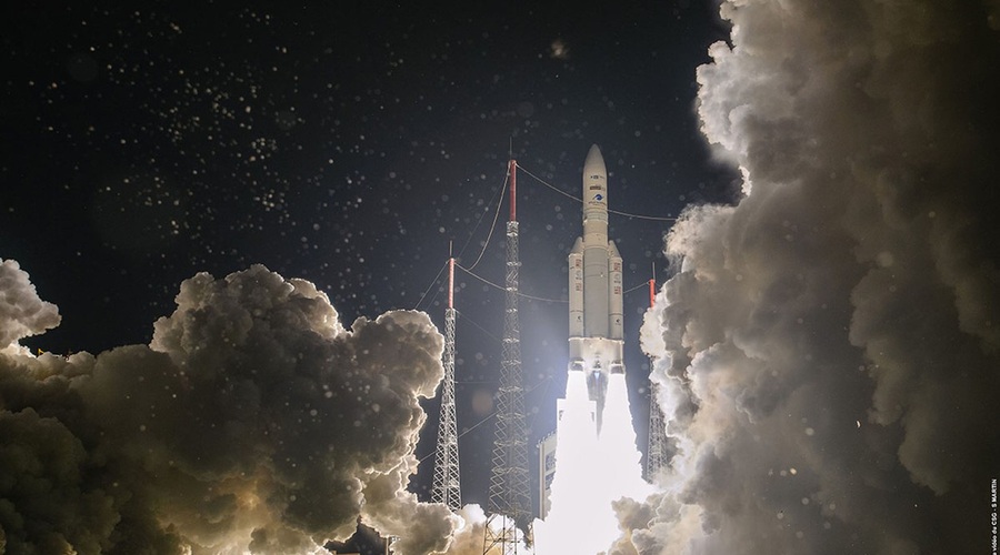 Raketa Ariane 5 ponesla v vesolje napredni telekomunikacijski satelit (foto: profimedia)