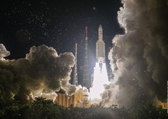 Raketa Ariane 5 ponesla v vesolje napredni telekomunikacijski satelit