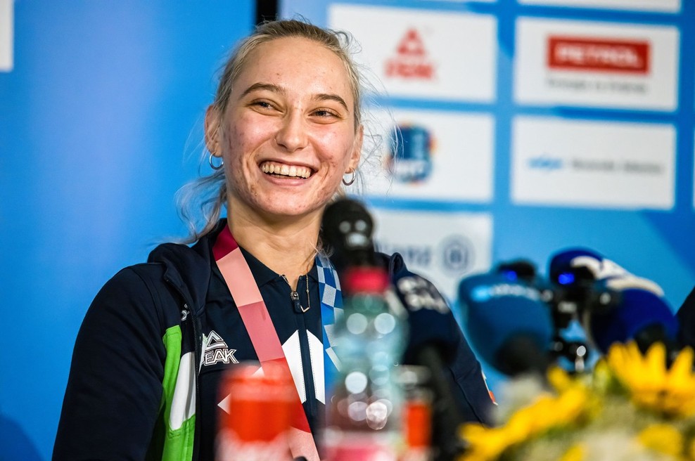 Plezalka Janja Garnbret je v Tokiu osvojila zlato medaljo. (foto: Profimedia)
