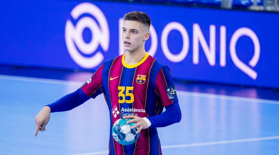 Kaj nam je zaupal Domen Makuc, rokometaš, ki ga zaradi neverjetnega športnega talenta primerjajo z Dončićem (foto: Sara Gordon (FCB Team))