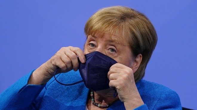 V združenju nemških davkoplačevalcev izračunali, da Angeli Merkel pripada 15.000 evrov pokojnine (foto: profimedia)