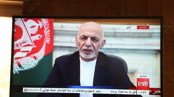 Afganistanski predsednik se je umaknil v tujino in Kabul prepustil talibanom (foto: profimedia)