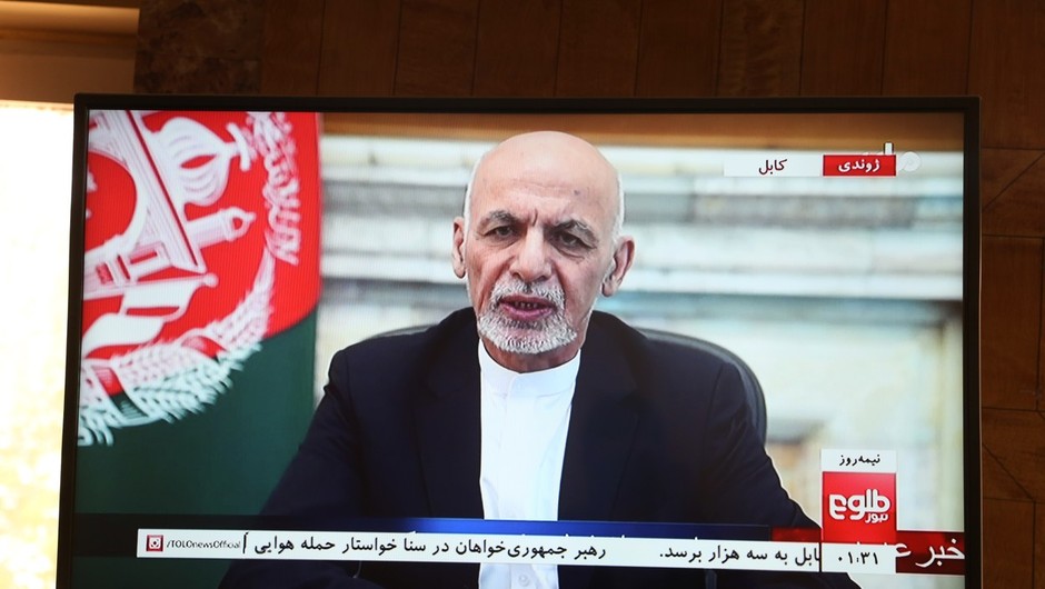 
                            Afganistanski predsednik se je umaknil v tujino in Kabul prepustil talibanom (foto: profimedia)