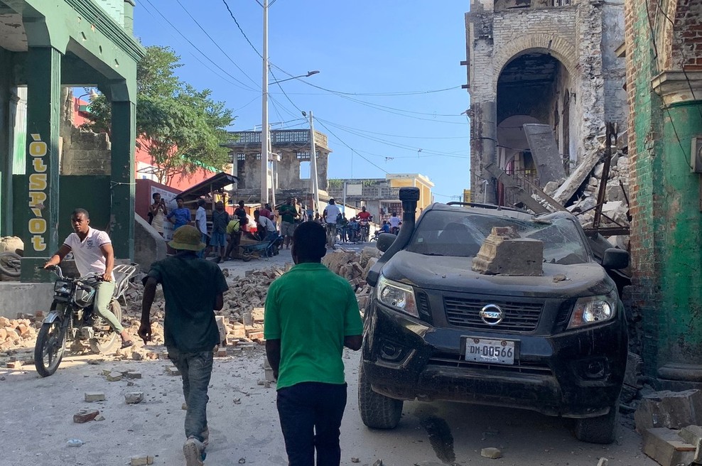 Potres na Haitiju terjal več kot 700 življenj, mnogo ljudi še pogrešajo (foto: profimedia)