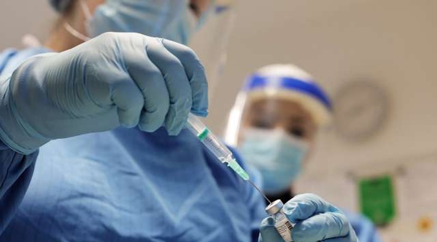 Med cepljenimi proti covidu-19 okužbo potrdili pri promilu (foto: Daniel Novakovič/STA)