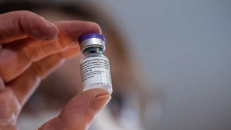 Pfizerjevo cepivo v ZDA dobilo dokončno dovoljenje za uporabo