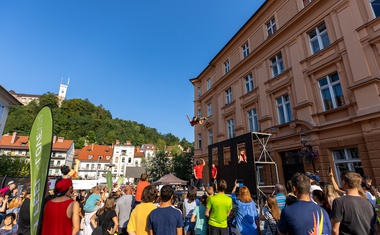 Mega trampolin osvojil Slovenijo (zdaj pa se zanj zanimajo še Dubaj, Pariz in Las Vegas)