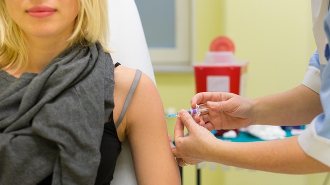 Pogoj cepljenosti izpolnjen nemudoma po polnem cepljenju (foto: Profimedia)